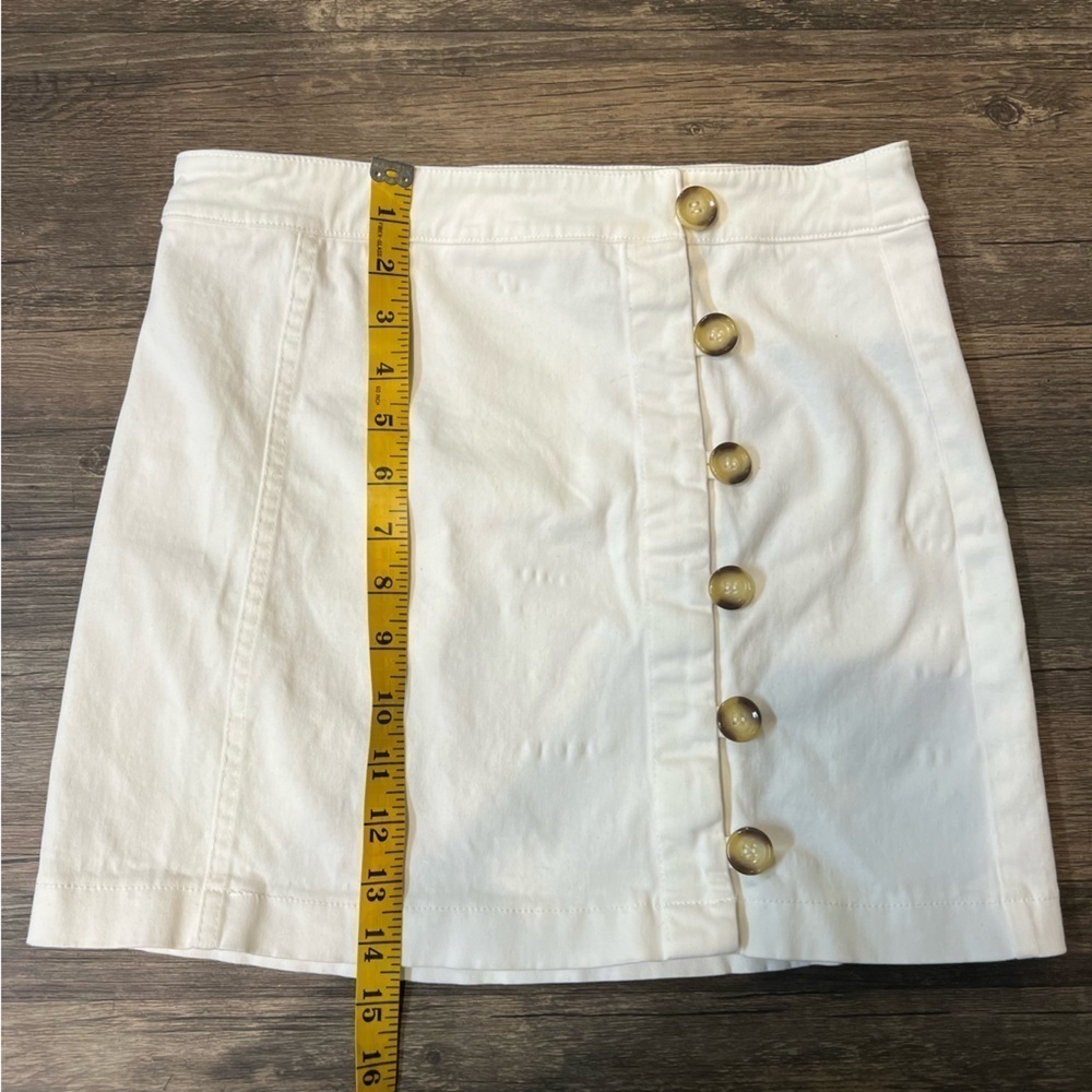 Forever 21 Women’s Soft Velvety Stretch Denim Button Up Front White Mini Skirt M - Picture 8 of 9